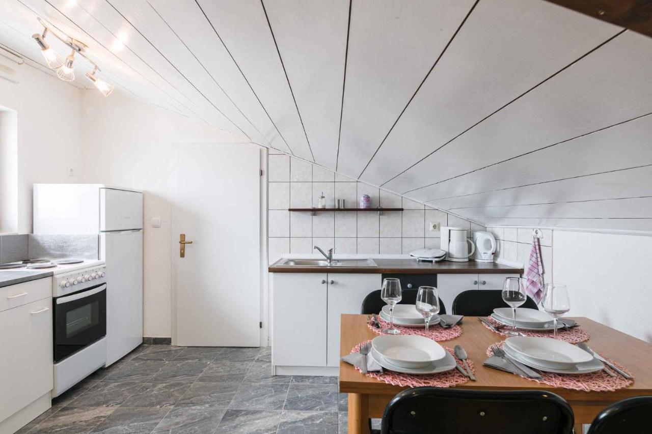 Apartment In Crikvenica 39210 エクステリア 写真