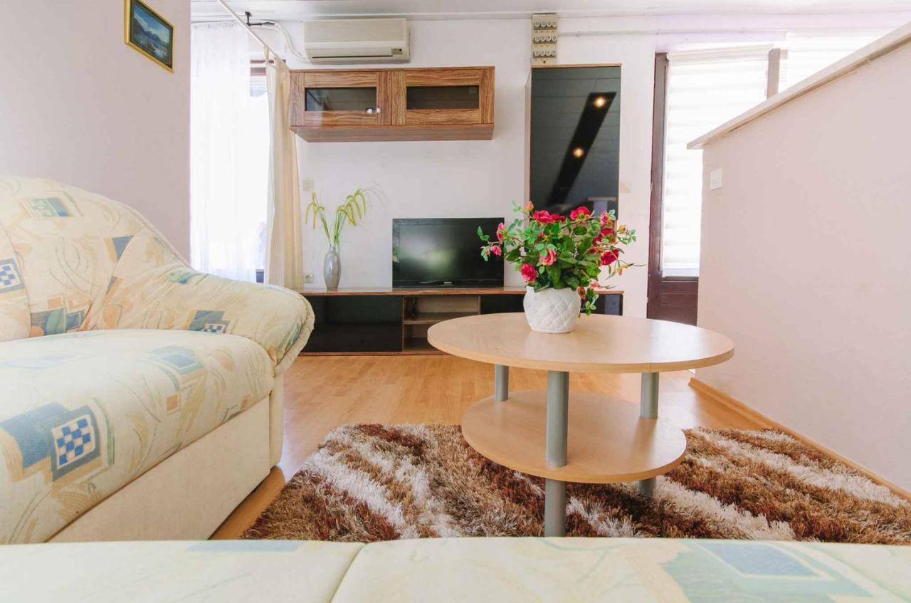 Apartment In Crikvenica 39210 エクステリア 写真