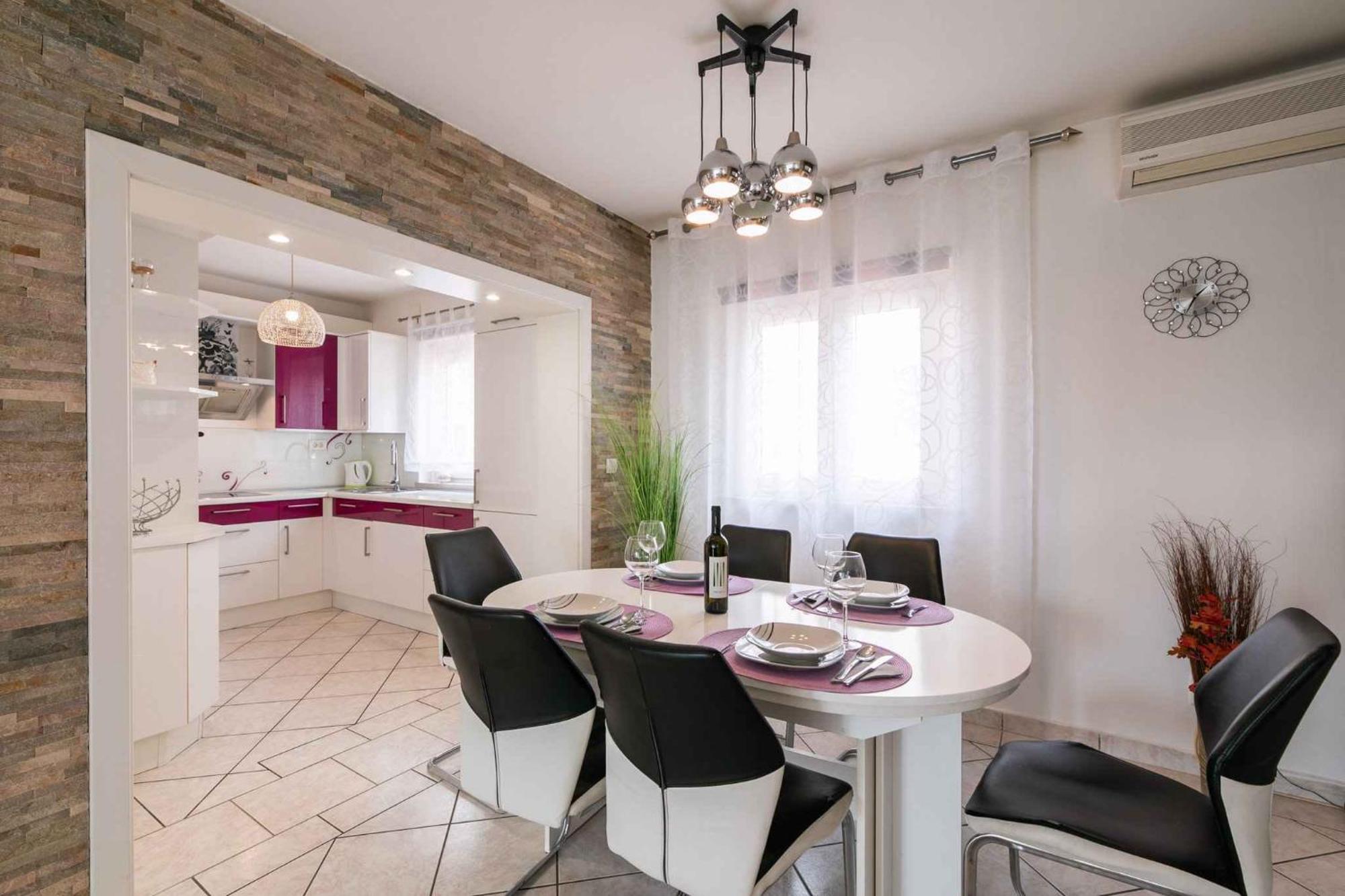 Apartment In Crikvenica 39210 エクステリア 写真